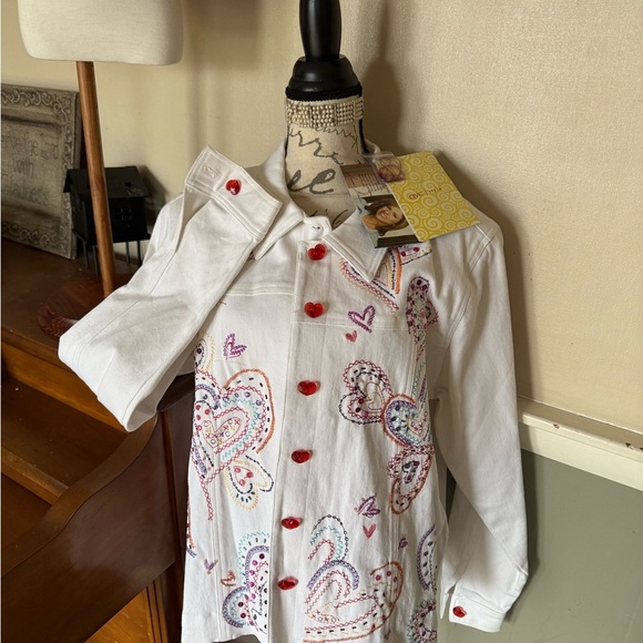 Susan Graver White Embroidered Denim Jacket Red Heart Button Accents NWT 129.00 - Picture 3 of 14